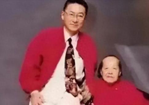 李敖曾经说：“人性是经不起考验的，我在坐牢的时候，把房子转到了我妈名下，让妈妈帮