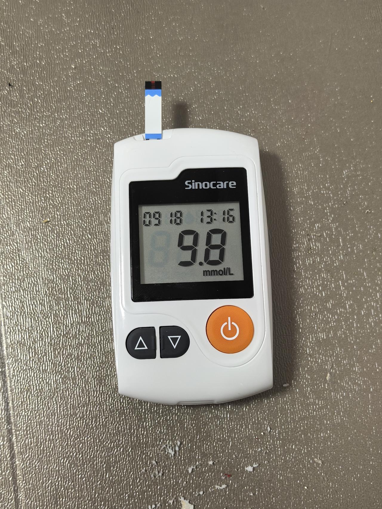三试藜麦饭晒图笔记大赛今天早餐吃的比较早，所以又吃了午饭。早餐后，藜麦饭还剩下