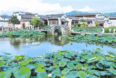 安徽黄山: 古村美景引客来