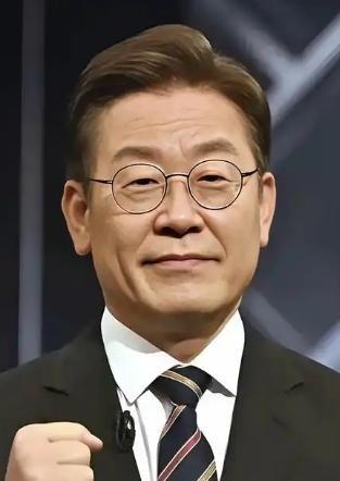 一位韩国华人曾经表示，韩国人的工资是中国人的八倍，中国人有什么资格嘲笑韩国，首先