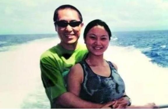 当年，19岁陈婷带着50岁张艺谋回无锡老家，陈妈妈一看张艺谋，很是惊讶：“婷婷，