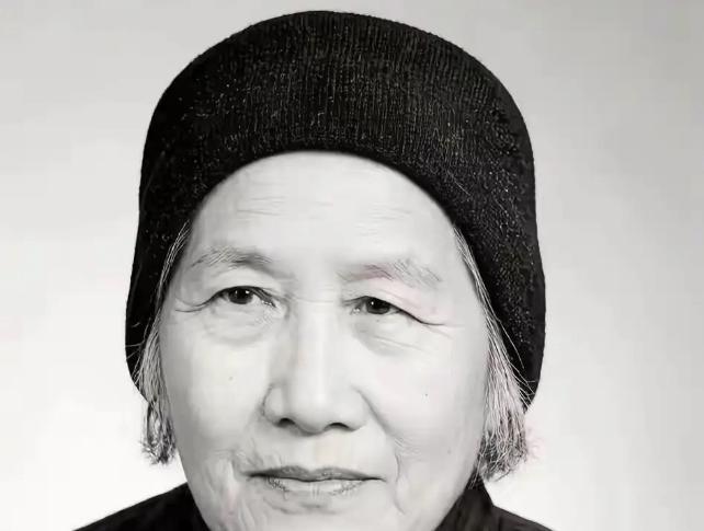 19岁守寡隐姓埋名六十年，靠着一根晒衣杆骗过了整个清朝湖南资兴，一户普通农家的