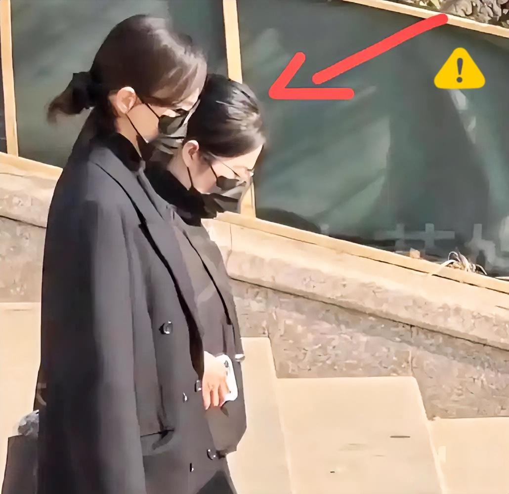 唐嫣再一次证明了多读书真的有用全网都在传婚变，她只用一个行动就打破谣言。