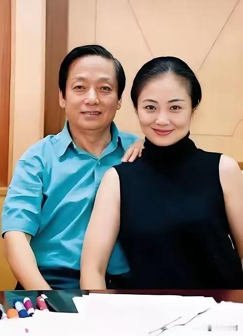 53岁被前妻抛弃发誓终生不婚的韩美林，65岁娶了小28岁的编剧，17年后82岁高