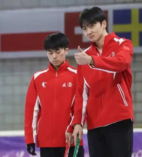 中国冰壶男队战胜日本进军冬奥会米兰冬奥会中国冰壶男队9-4战胜日本队，拿到最后
