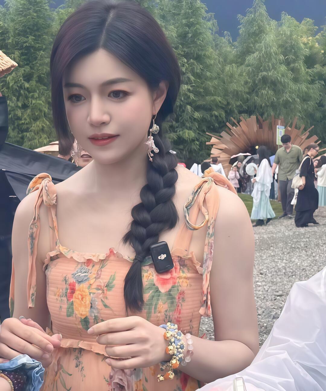 陈晓后悔了吧离婚后的陈妍希不仅美出新高度而且还大受欢迎，更重要的还有事业比