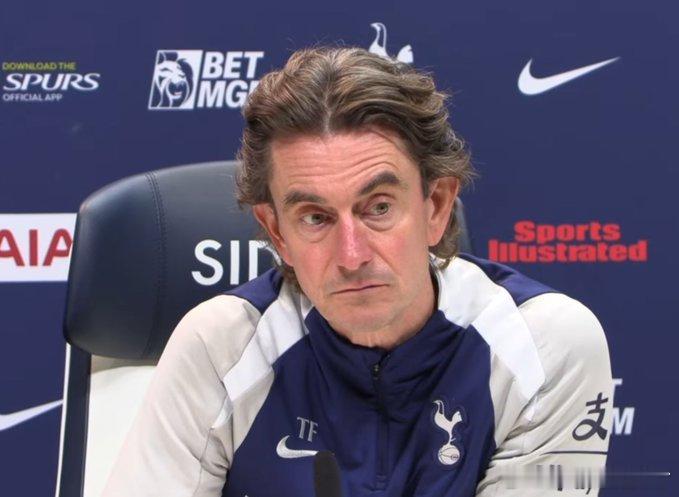 范德文对伊萨克的铲球真的像斯洛特在新闻发布会上所说的那样鲁莽吗？弗里克透露我明确