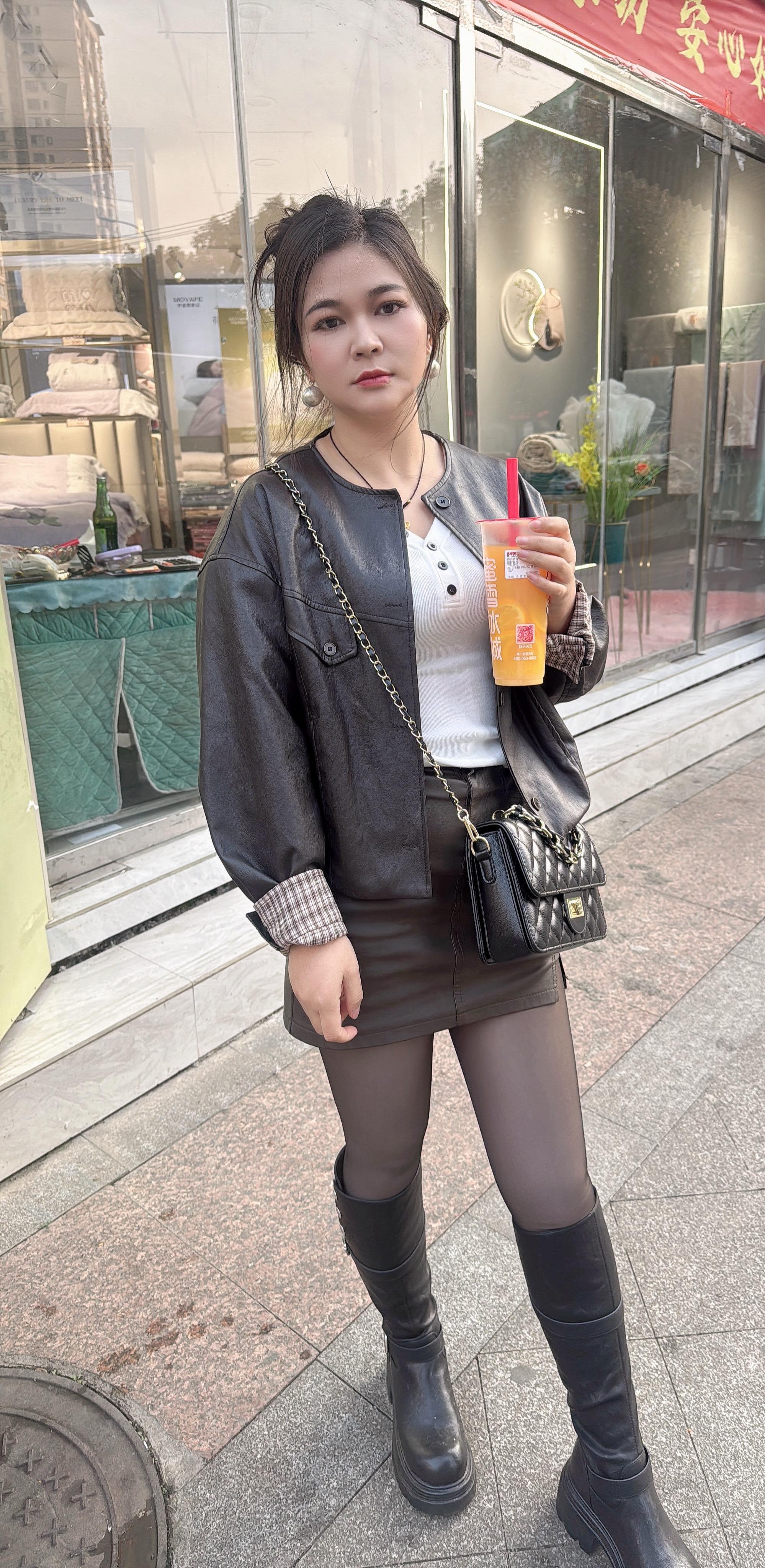 奶茶一杯快乐加倍