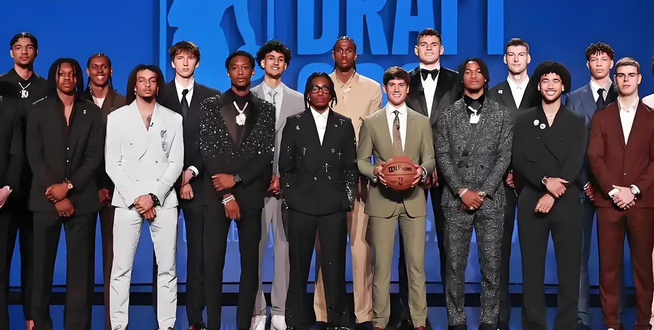 2024年火箭探花签该选谢泼德还是卡斯尔？是时候盖棺定论了！NBA新赛季常规赛已