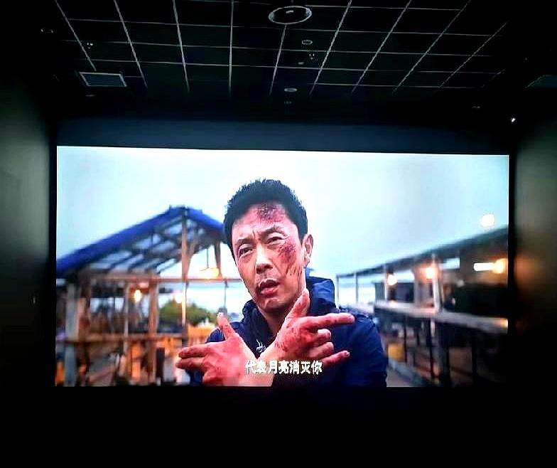 2000万硬刚7个亿，谢苗这是疯了？拿全部身家，去撞吴京、李连杰的枪口。你