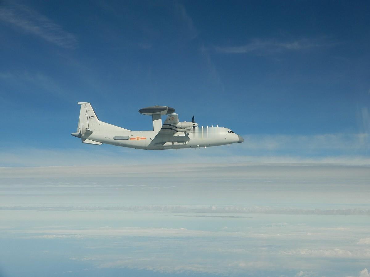 空警3000一旦和六代机形成闭合，那么除了中美，其他国家就可以解除武装了。如果中