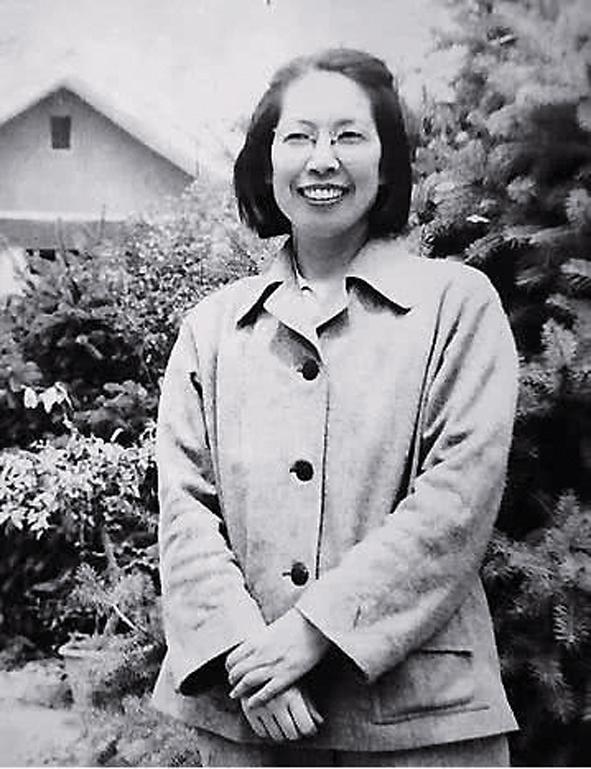1937年10月，19岁的富家小姐莫耶放弃优渥生活来到延安。一年后，她即兴写下了