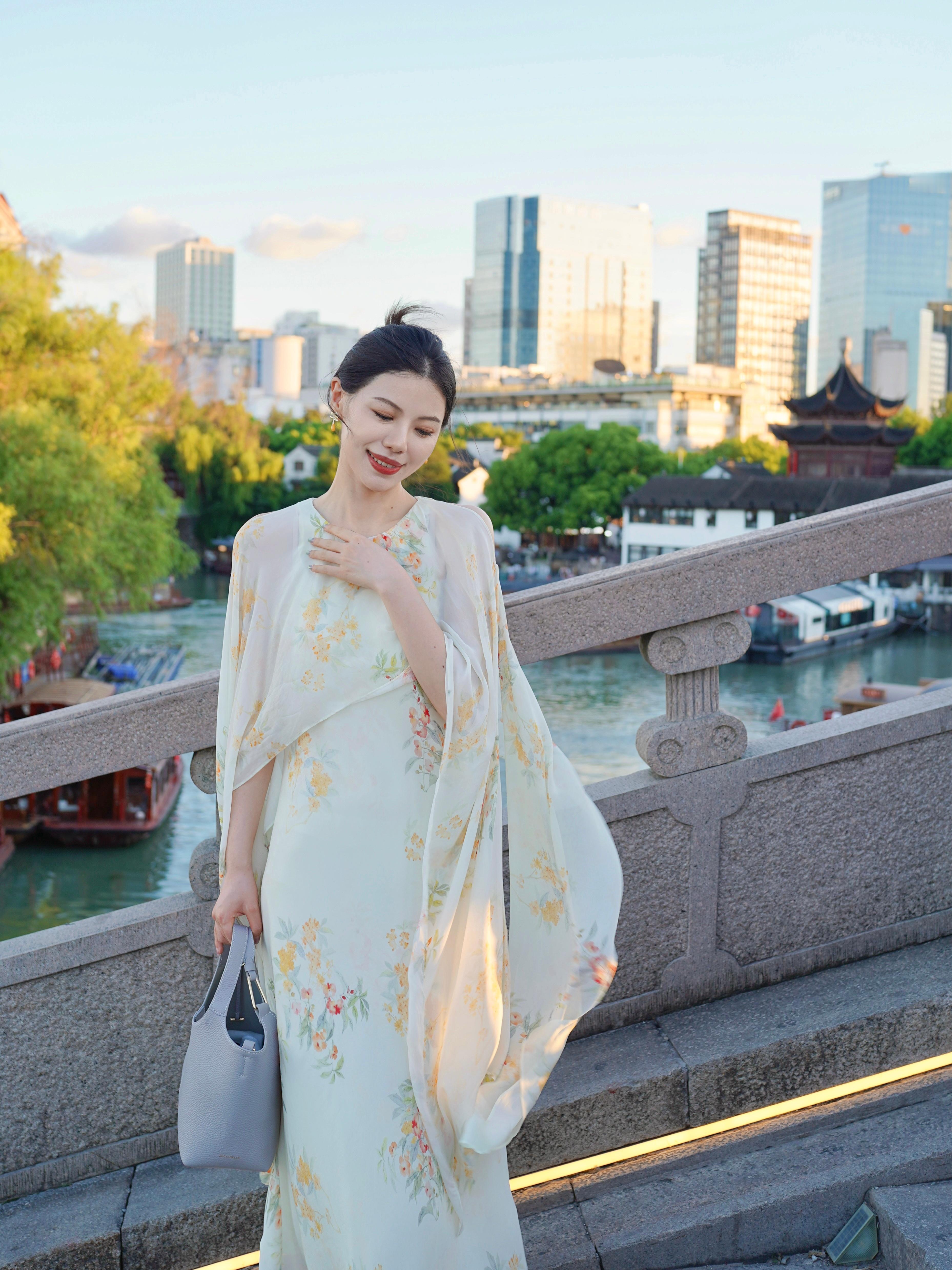 “总有人间一两风，填我十万八千梦”🌅今天穿什么​​​