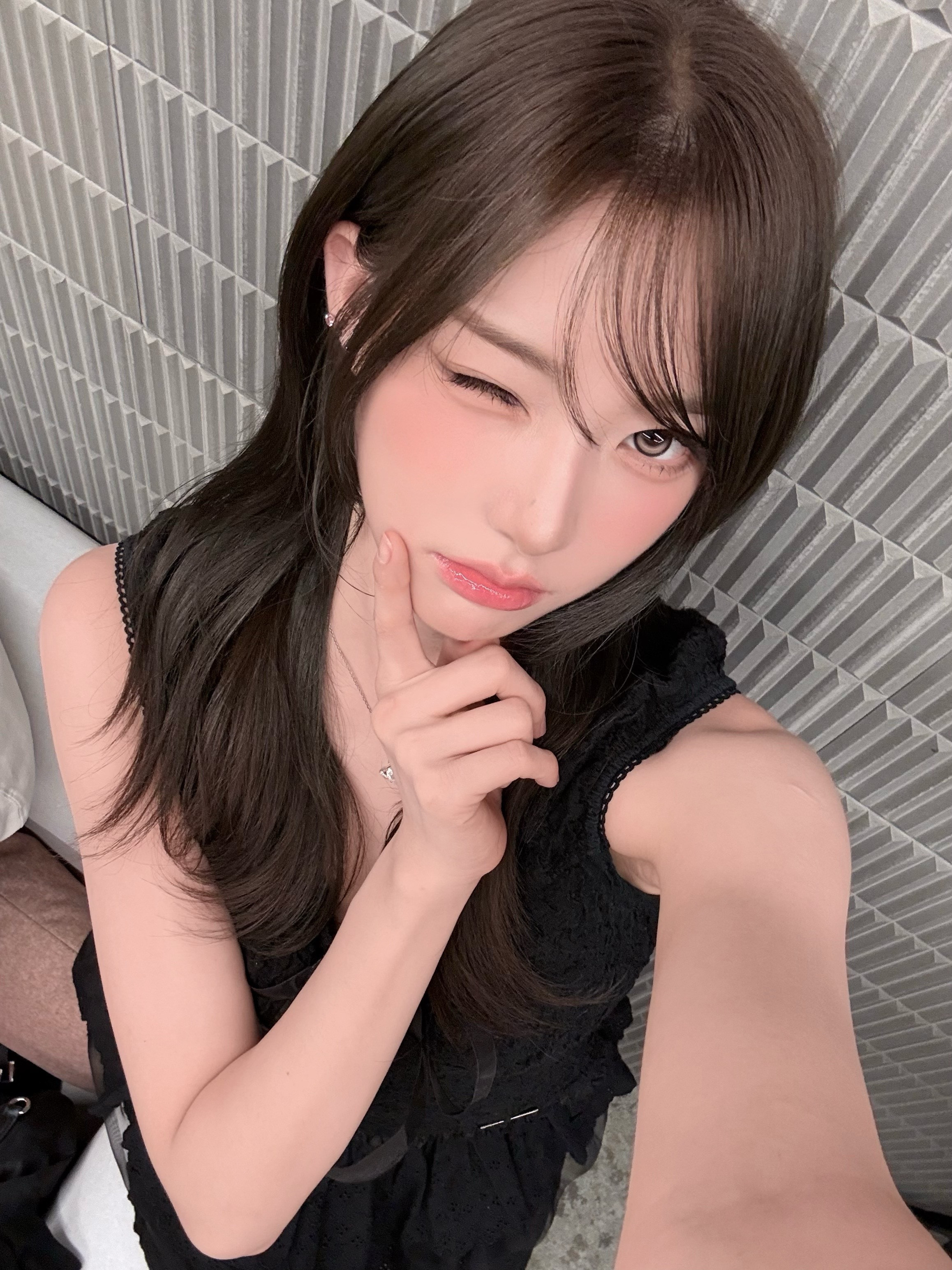 260718COSMOROOM更新🖤tripleS组合周心语
