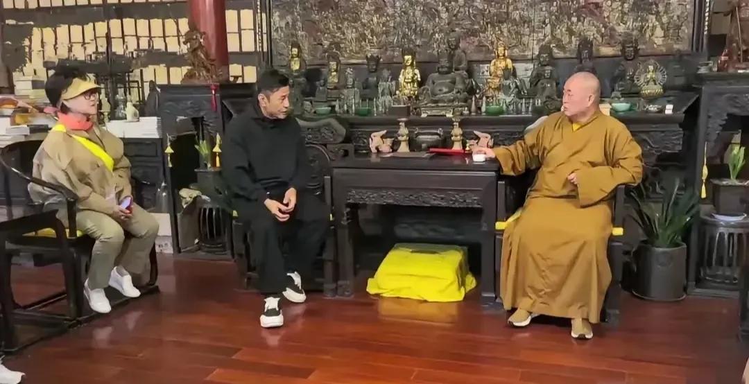 我佛不是讲究众生平等吗？可是释永信在会见不同的人时，差别怎么就那么大呢?释永