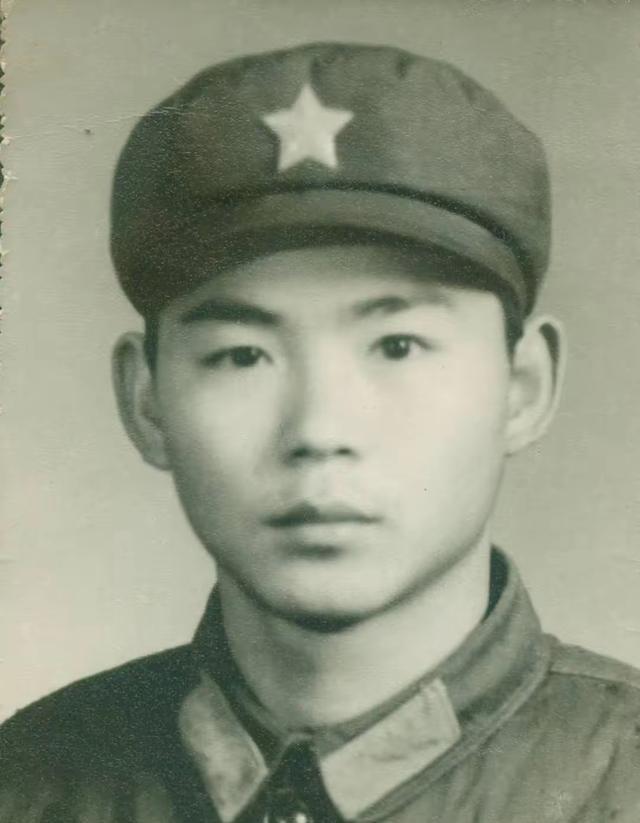 1979年，我军排长临危受命，指挥200余人阻击越军1个师，战后被记一等功，却因