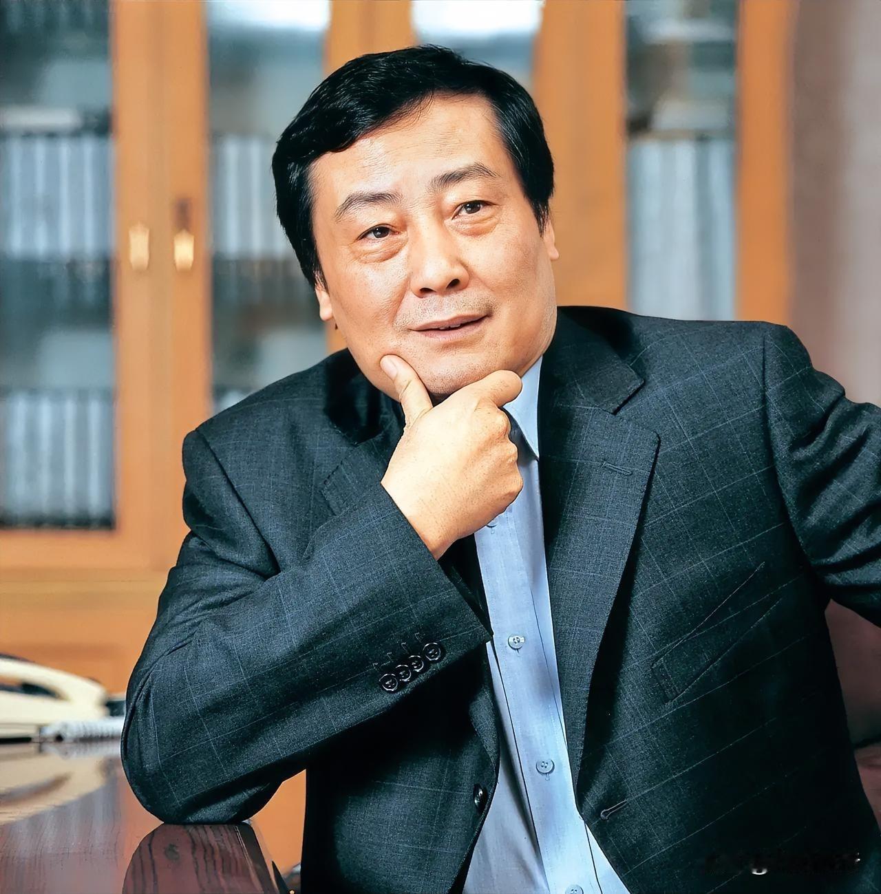 宗庆后一句话成真！女儿宗馥莉的管理困局被说中了。宗庆后生前评价女儿：“她很勤