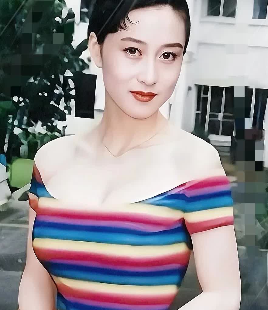 果然还是女人更懂女人，我问闺蜜，为啥利智不去照顾李连杰呢？我闺蜜神秘一笑