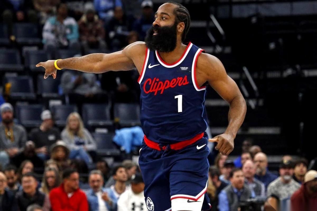 我跟你说个事儿，你可能都不信。一支球队里，能同时凑齐两个单场飙进过10个三分的