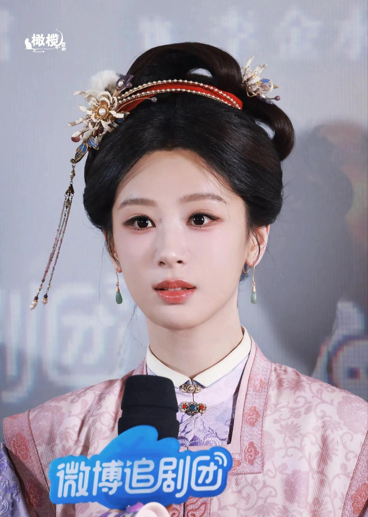 不得不说，镜头对杨紫的伤害太大了！镜头里的杨紫，众所周知，只能勇夺一个普女名