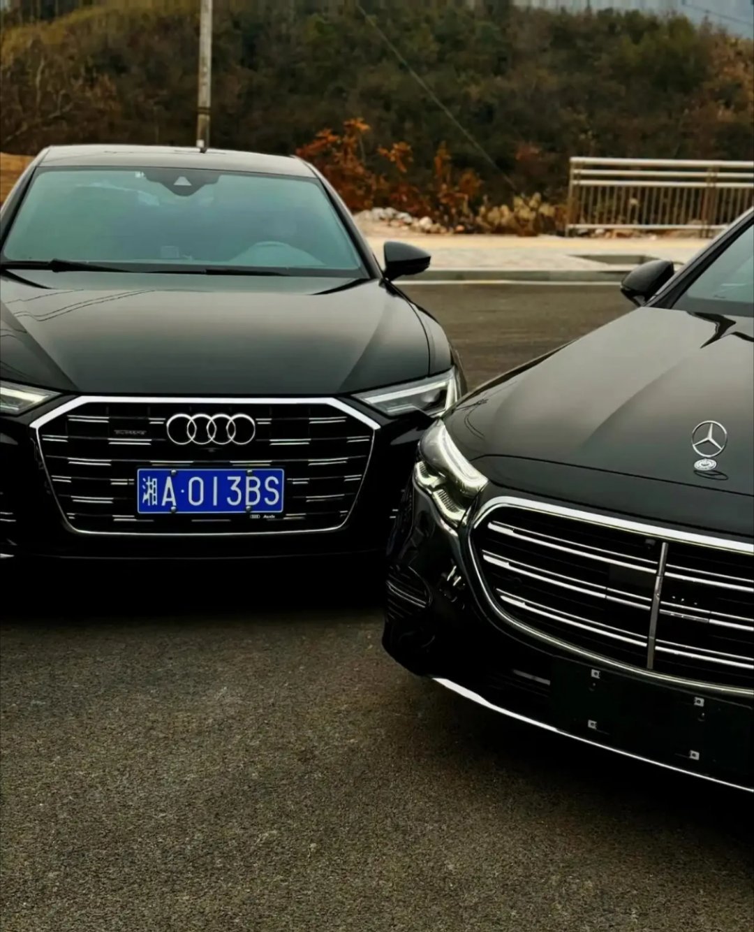 56E谁的气场更大？我觉得首先排除宝马5系，这代5系真的是一言难尽，宝马这设计师