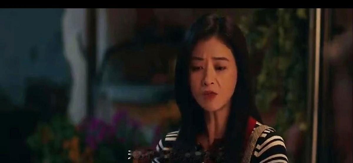 你会不会觉得，有些家庭不是真正的家，而是一场不断上演的“情感勒索”？《四喜》这部