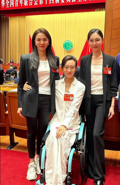 看这面相，没一个好惹的！