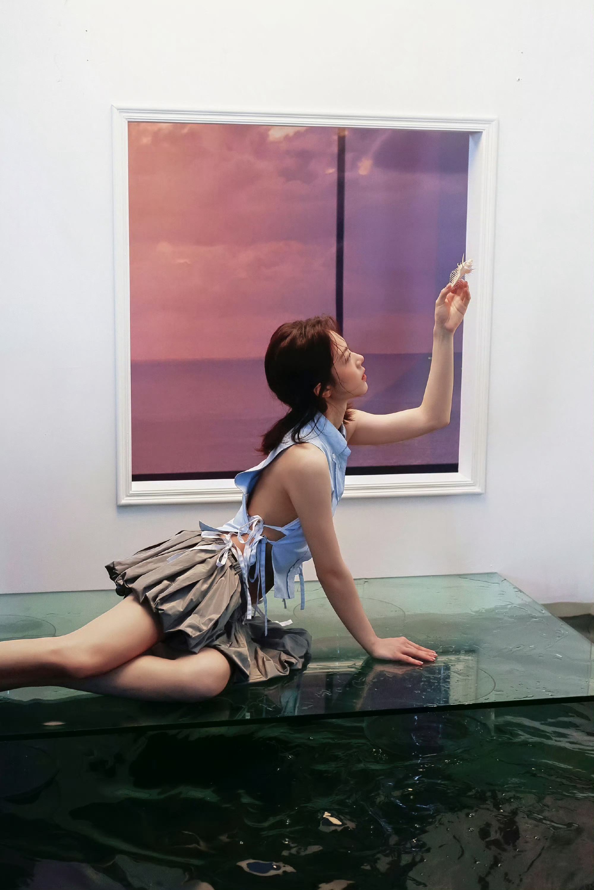 赵今麦KINFOLK夏季刊封面赵今麦夏日浮梦大片心有山海，静而无边。赵今麦KIN