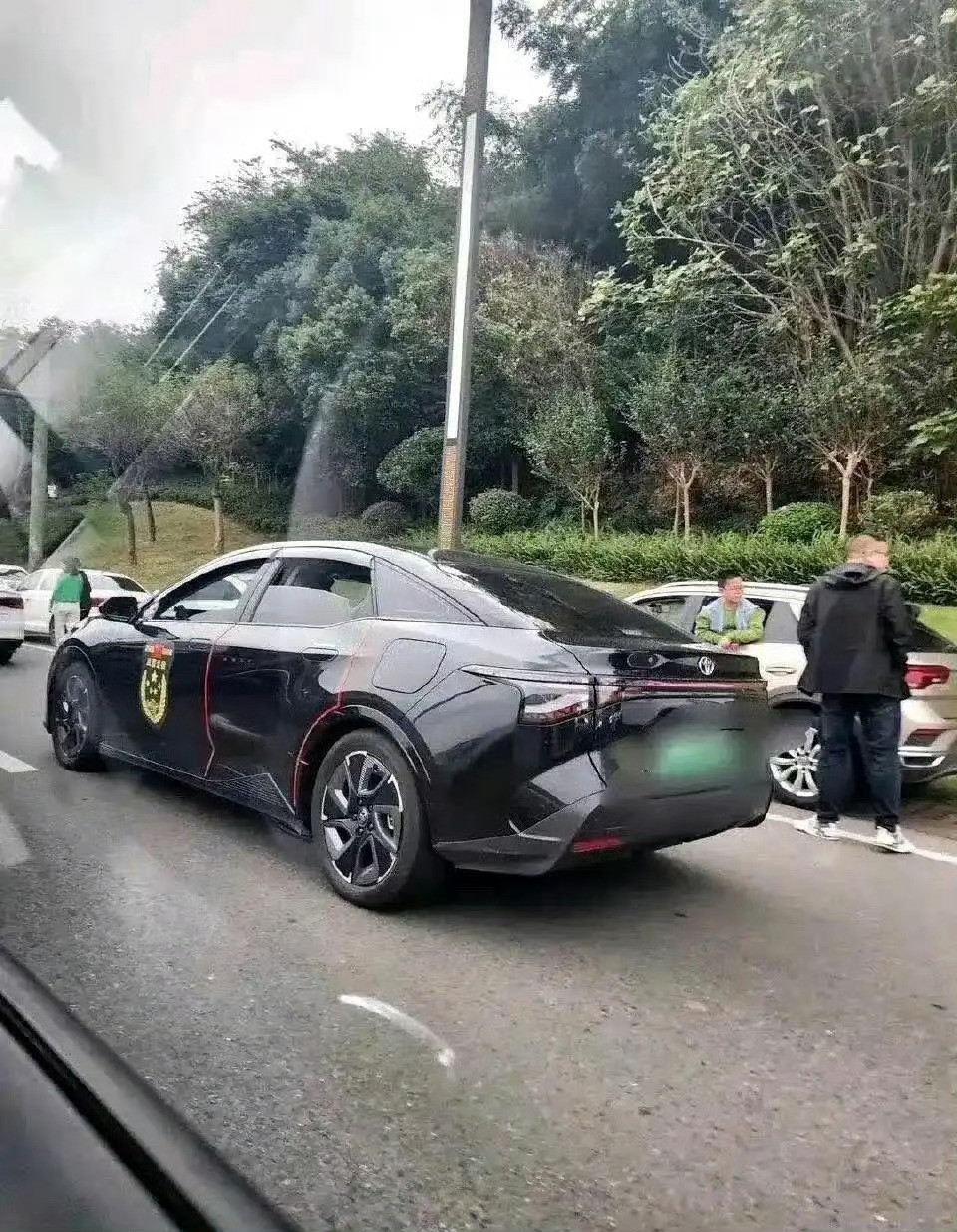 贴这个…..难道不尴尬吗？？​​​