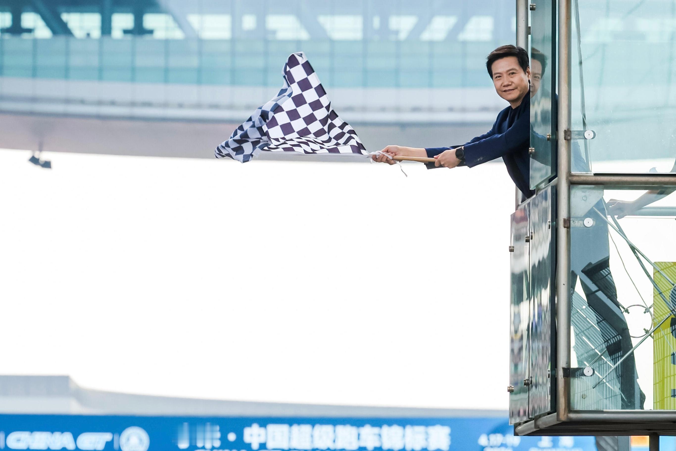 有网友拍到了雷军的人生照片