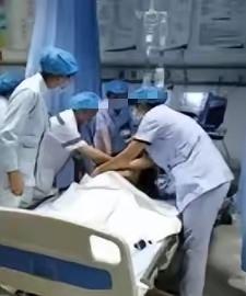 浙江48岁善良护工耗时整整8年无偿照料无亲无故的陌生植物人患者，本以为付