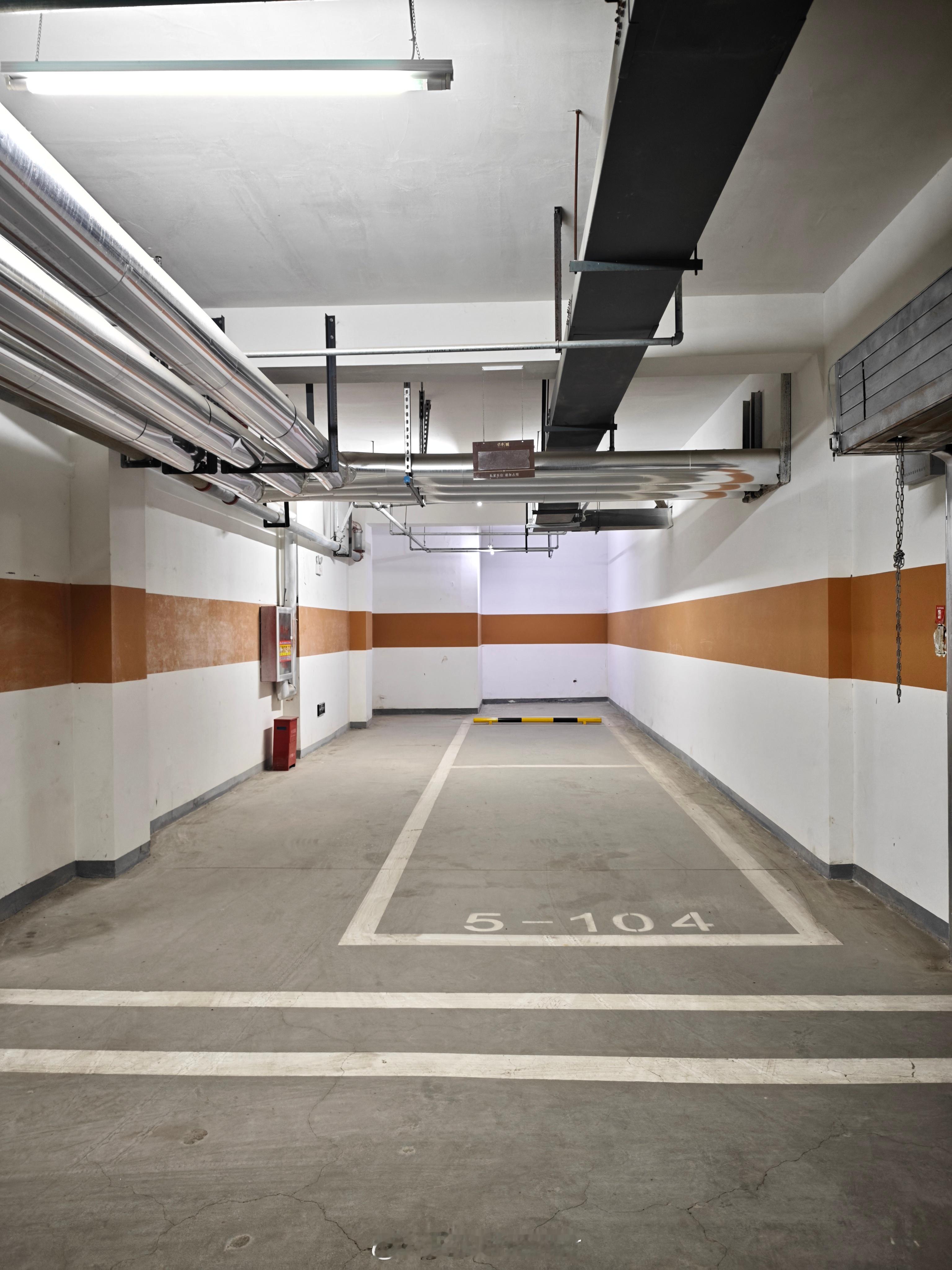 这样的两个车位你会一次买俩吗