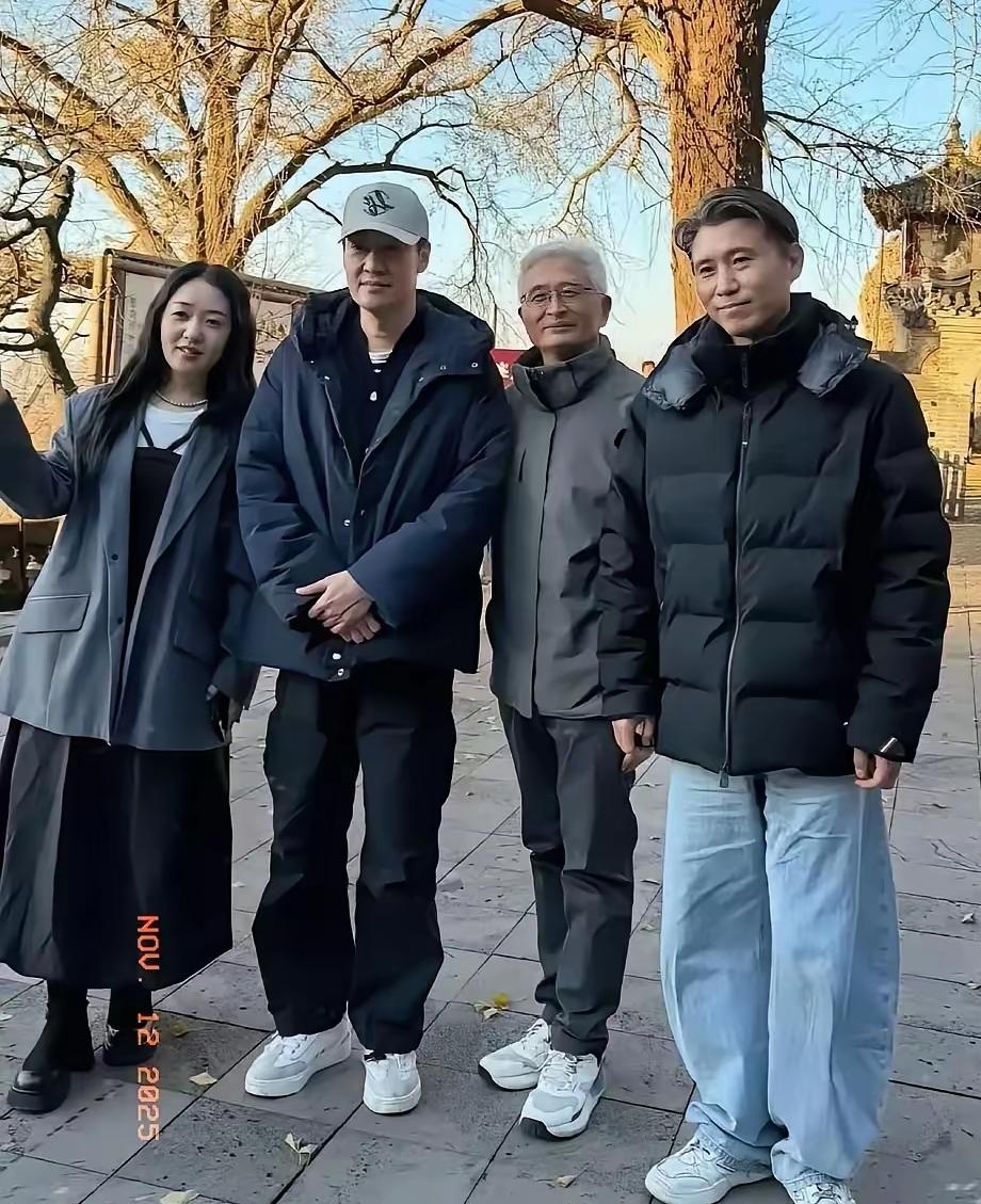 媛媛离开五个月后，辛柏青带着女儿奔赴此地。这里藏着她生前最大的心愿：亲自带女儿