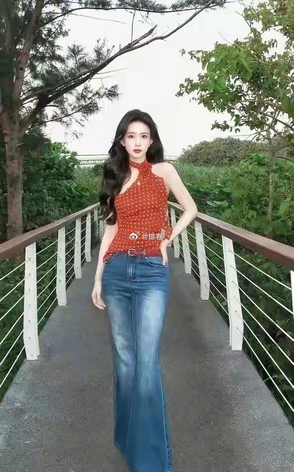 白鹿和孟子义同款穿搭，你们觉得谁赢了呢？
