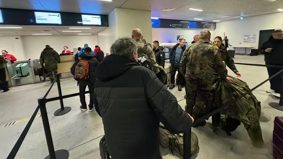 援助格陵兰岛的15名德军，两天不到，就撤了，不是他们不愿意帮助丹麦守岛，也不是他