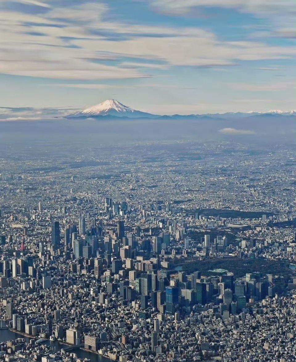 润日本的外国人：接下去闹心的日子会越来越多。最近日本经济与安保大臣公开表示：她