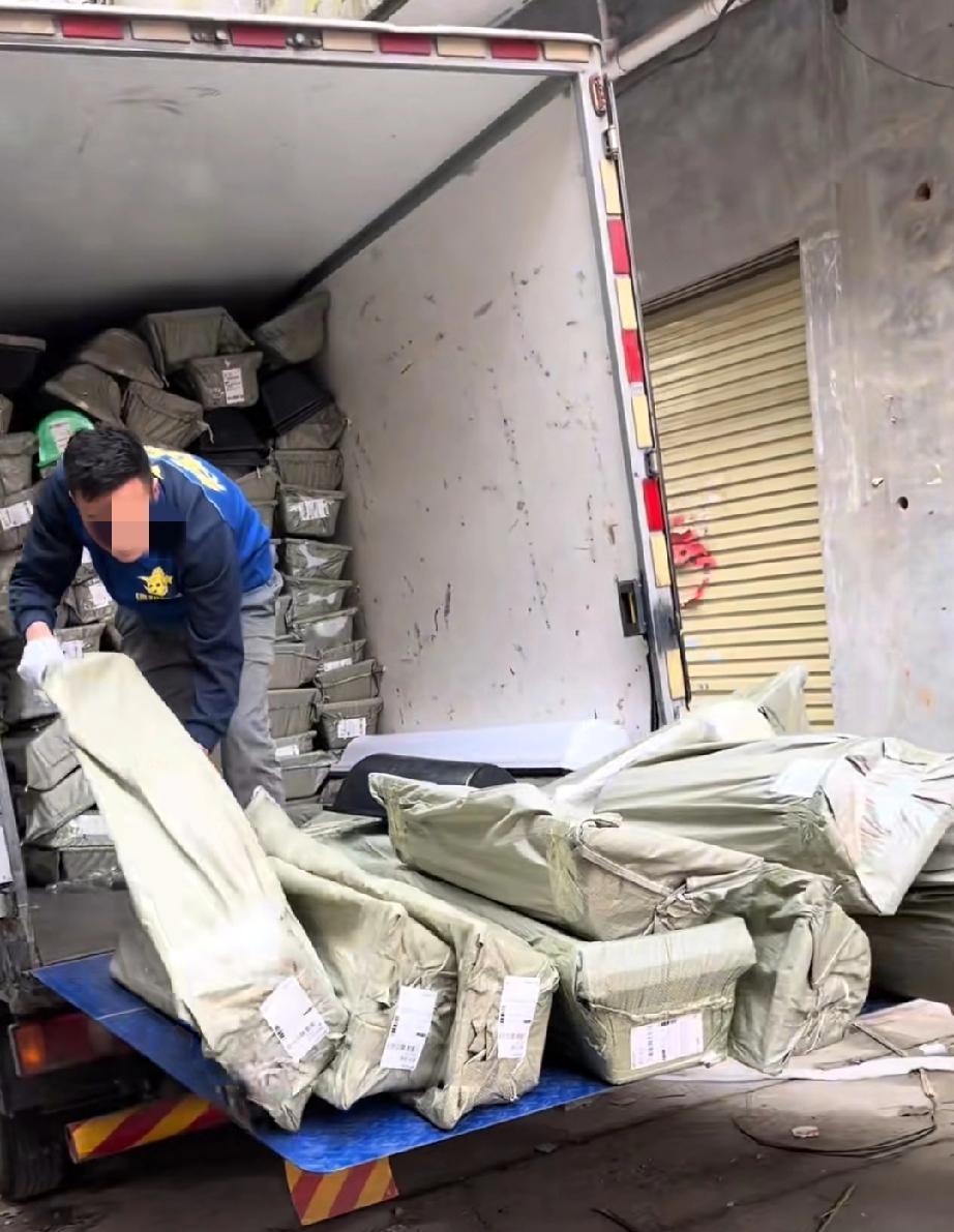 谁能想到养猪的干起了母婴生意，猪食槽订单接不停，除了给吞金兽收纳玩具，最近又被网