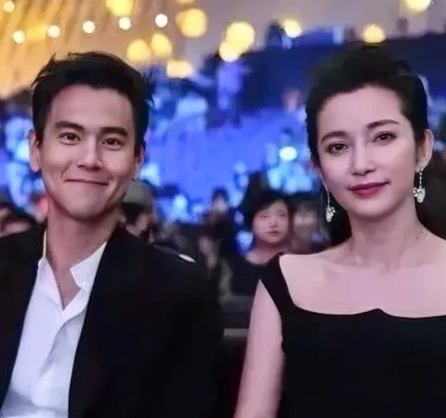 彭于晏这个人，我好像有点越来越看不懂他了，你说他心眼好吧，当年却把李冰冰大佬