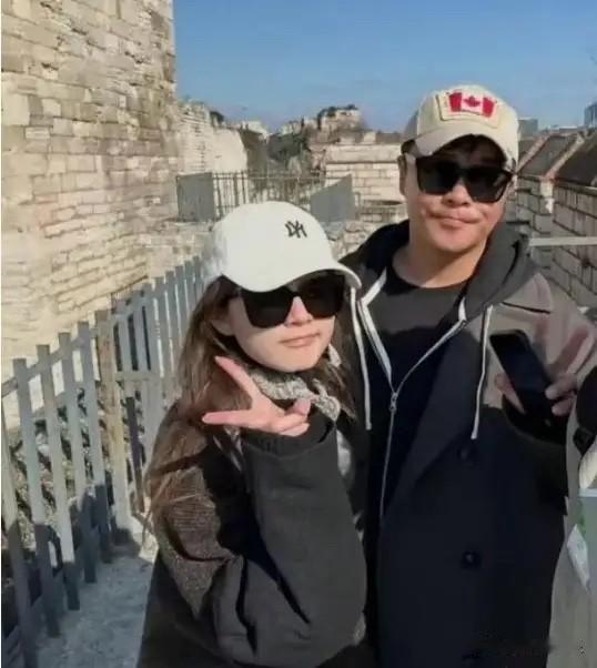 陈思诚还真是给所有男人上了一课，陈思诚虽然已经和丫丫离婚，但是他的日子过得确