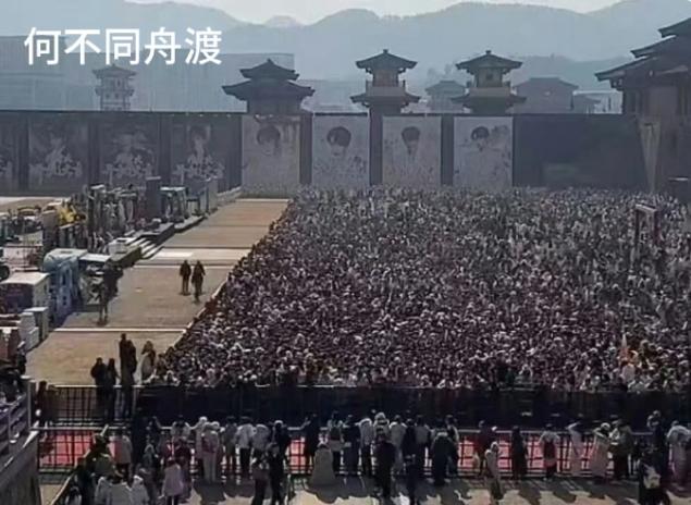 成毅和檀健次粉丝交流起来了！檀健次《何不同舟渡》应援搞得很大，华浅的项目确实挺