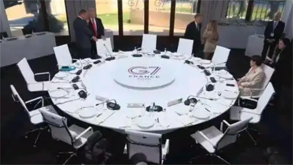 当不成首相了？日本拒绝出兵，英国给高市下马威，东京爆发抗议！日本首相高市早苗