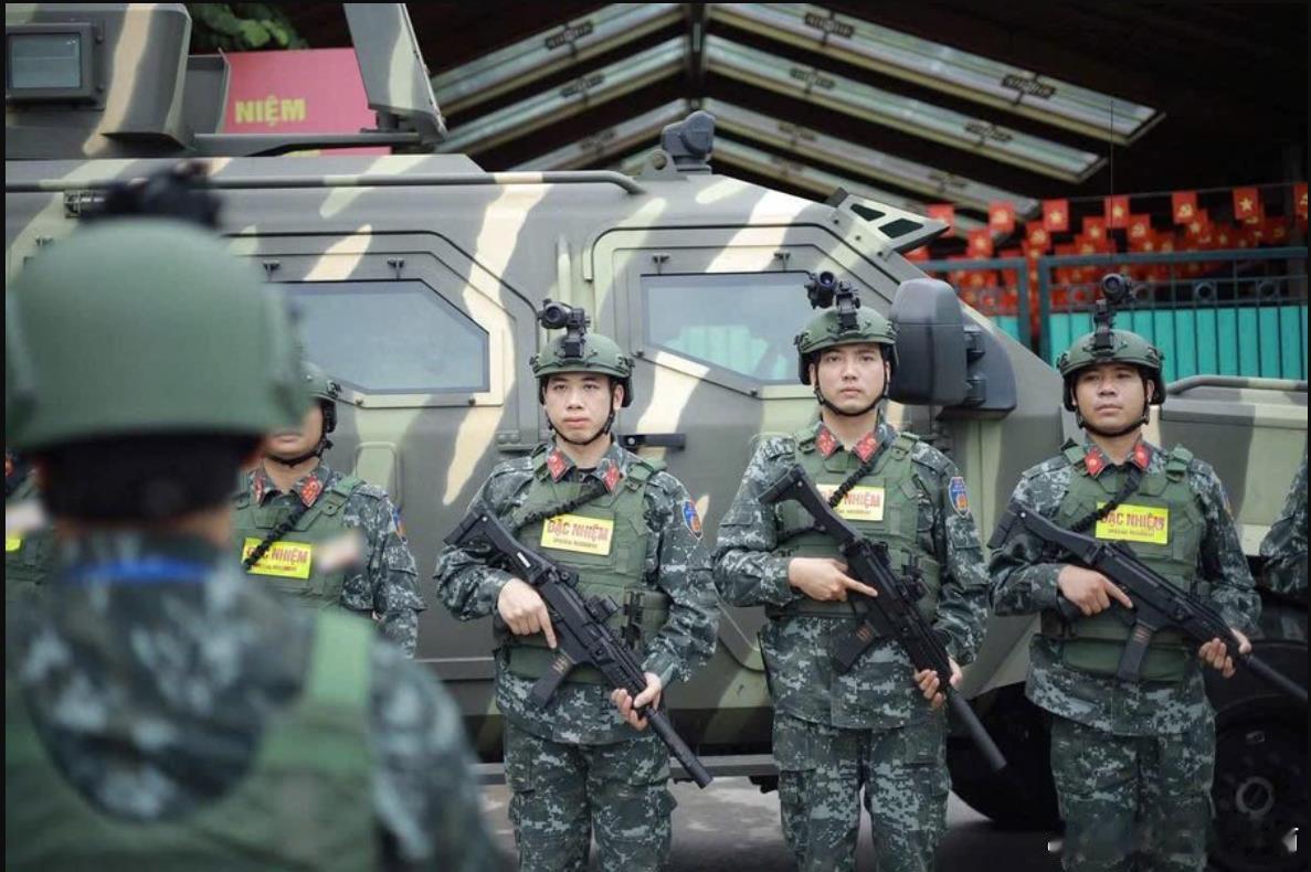 越南此次9月2日国庆阅兵能拿出来的新武器。图1：特警，这几年才批量装备的头盔以及