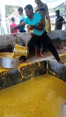 吹了半天，说自己是饮食文化的巅峰，上下七千年，香料几百种。结果短视频一出来，全