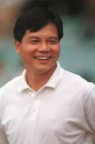 两代中国国足名帅的加拿大岁月说起中加足球渊源，不得不提定居加拿大的两代中国