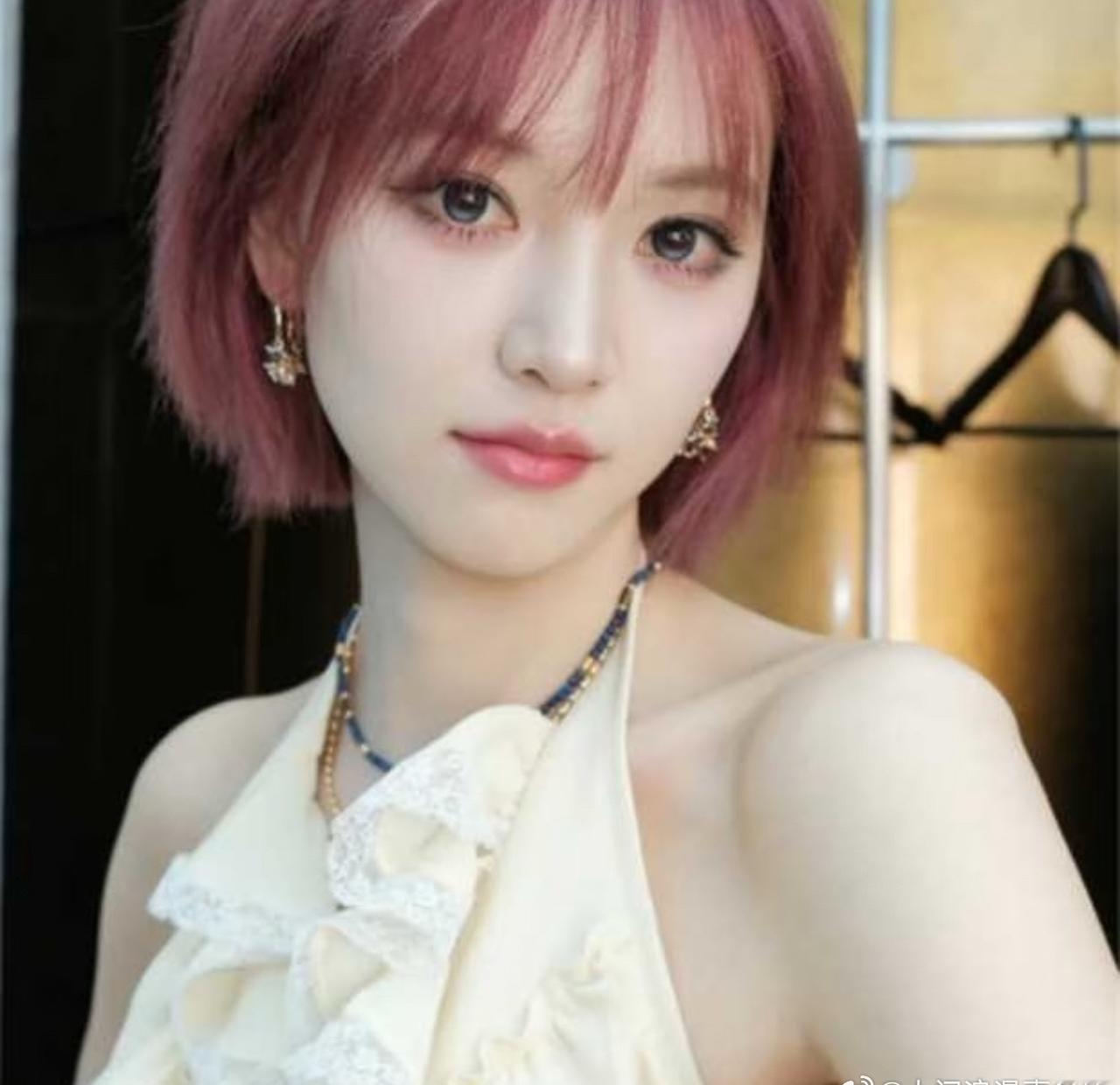 哪个女大不想拥有黄灿灿的大学生活当年关注她的时候我已经大学毕业，但是也经常羡慕