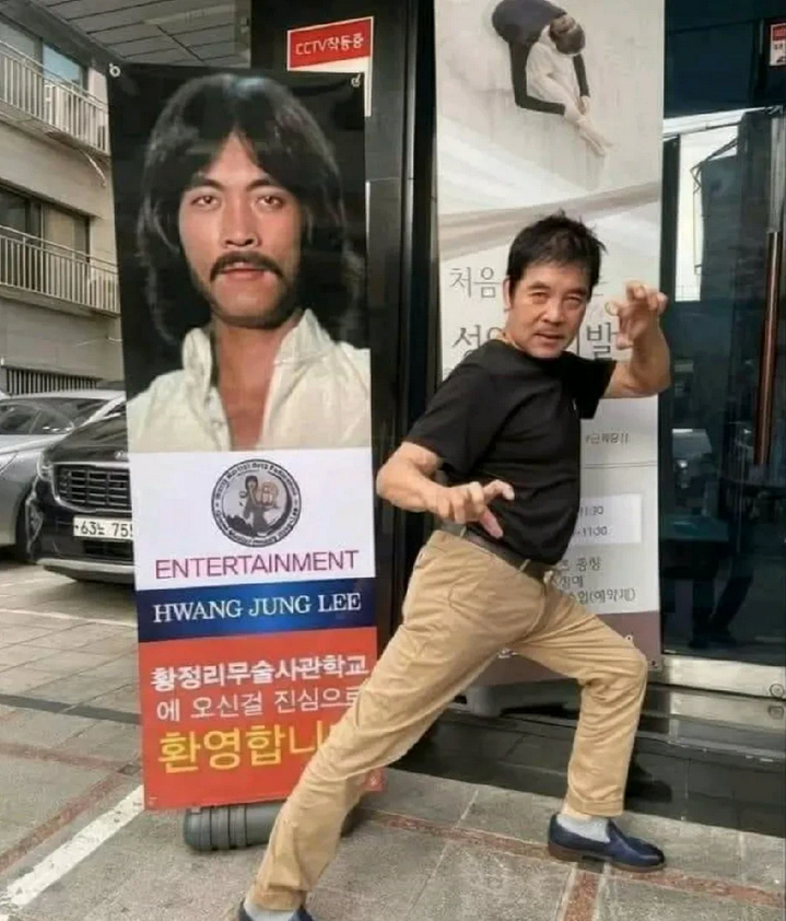 中国香港邵氏男演员黄正利，以前在成龙的影片中他都是以反派人物的姿态出现，后在其它