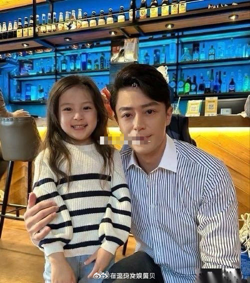 霍建华这张脸那么帅，搞不懂为什么放在他女儿脸上就很一般。