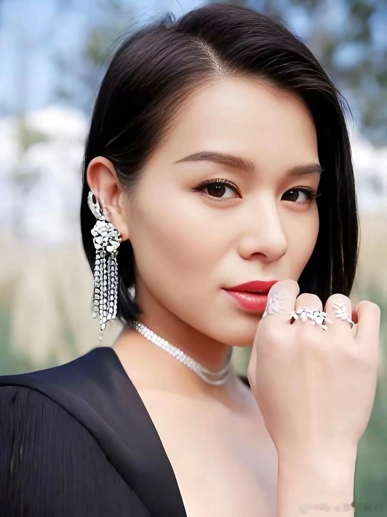 黄宗泽要坐不住了，他万万没有想到，前女友胡杏儿已经46岁的人了，演了《时差一万公