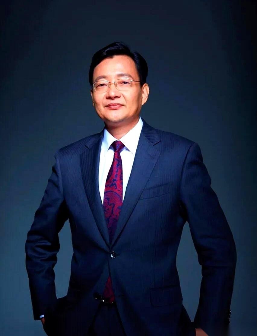 都说要降温，4万亿的成交量一出来，一帮人吓得够呛。但你听听人家李大霄说的这话，