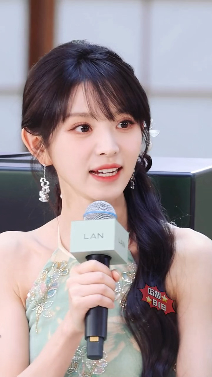 这个田曦薇一直在对我使用美人计田曦薇飞吻